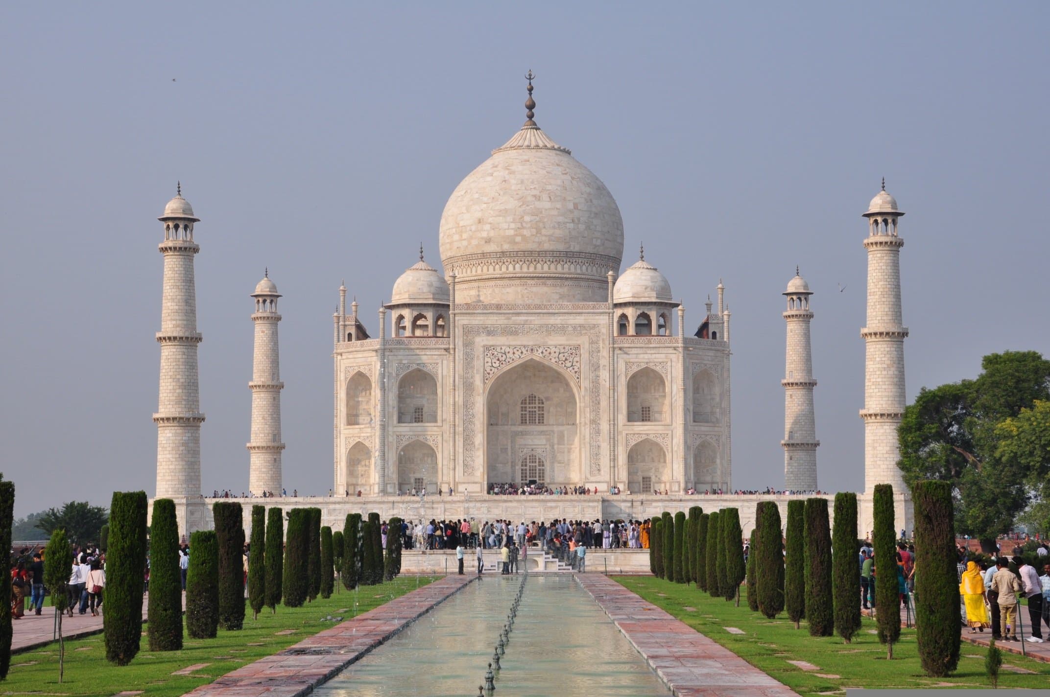 Urban city route from Delhi to Agra
